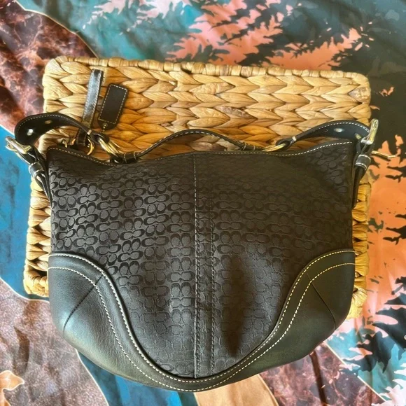 COACH women purse - Picture 6 of 12